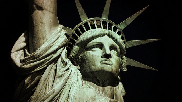 patriotic-640x480-53088116.jpeg