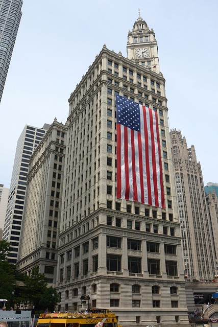 american-eagle-and-flag-640x480-35344501.jpeg