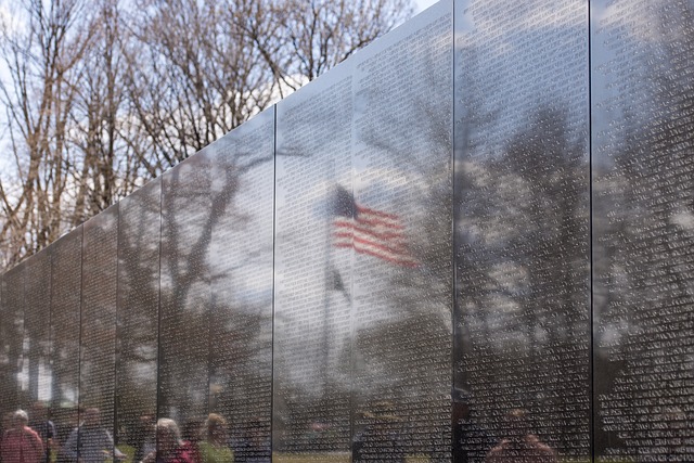 large-american-flag-near-me-640x480-39871123.jpeg